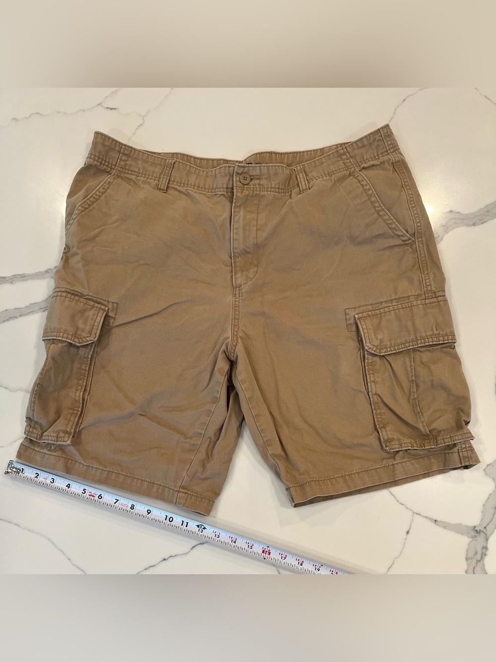 Old Navy Men's Cargo Shorts in Khaki Brown